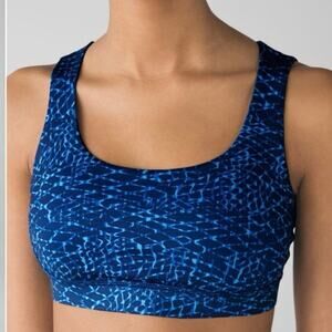 Lululemon Energy Bra (Exhale)
Samba Snake Kayak Blue Hero Blue Size 4